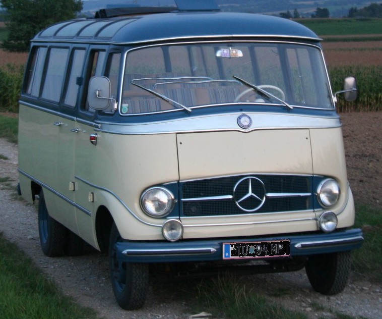 restaurierter Mercedes O 319