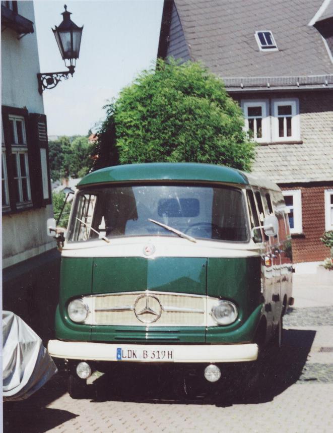 LF 8, umgebaut zum Transporter für Antiquitäten Schlafke in Braunfels